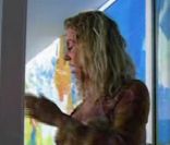 Stéphanie est couverte de Ketchup dans Les Anges de la télé-réalité 3 le lundi 14 novembre 2011 sur NRJ 12