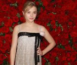Chloë Moretz lors de la soirée en l'honneur de Pedro Almodovar à New York le 14 novembre 2011