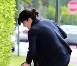 Selma Blair était photographiée à Los Angeles transportant dans un couffin son fils Arthur, trois mois et demi, le lundi 14 novembre 2011.
