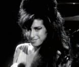 Image extraite du clip  Our day will come  d'Amy Winehouse, novembre 2011.