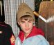 Justin Bieber donne le coup d'envoi des illuminations de Noël à l'Empire State Building à New York, le vendredi 18 novembre 2011.
