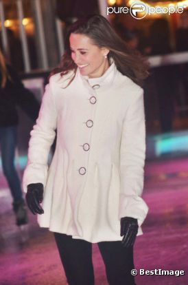 Pippa Midleton passe un très bon moment à inauguration de la patinoire éphémère de Somerset House, à Londres, le 21 novembre 2011.