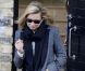 Kate Moss : En mode dandy, la Brindille est en forme