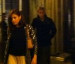 Ryan Gosling et Eva Mendes à la sortie du restaurant Chateaubriand avenue Parmentier à Paris. Le 25 novembre 2011<br />