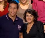Florence Forest et Julien, l'un des Dieux du Stade sur le plateau des Enfants de la télé sur TF1 le samedi 26 novembre 2011 - émission enregistrée le 7 novembre 2011