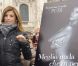 Elisabetta Canalis dans les rues de Milan pose avec sa photo en noir et blanc pour PeTA. Le 28 novembre 2011