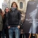 Elisabetta Canalis : Transformée en garçon, elle reste toujours aussi sexy