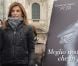 Elisabetta Canalis dans les rues de Milan pose avec sa photo en noir et blanc pour PeTA. Le 28 novembre 2011