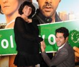 Florence Foresti et Jamel Debbouze s'amusent à Paris, le 21 novembre 2011.