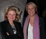 Ariane Massenet et sa soeur Béatrice lors de la remise du prix Panache 2011 décerné par l\'association Gascons Toujours! chez Castel le 6 décembre 2011 à Paris