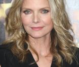 Michelle Pfeiffer lors de la première de New Year's Eve à New York le 7 décembre 2011