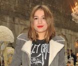 L'enfance d'Izïa : 'Être la fille de Jacques Higelin, c'est juste génial !'
