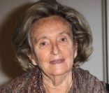 Bernadette Chirac lors de la soirée caritative de gala du festival Epsilone créations à l\'occasion des vingt ans de la fondation française pour la recherche sur l\'épilepsie, à Paris, le 12 décembre 2011<br />