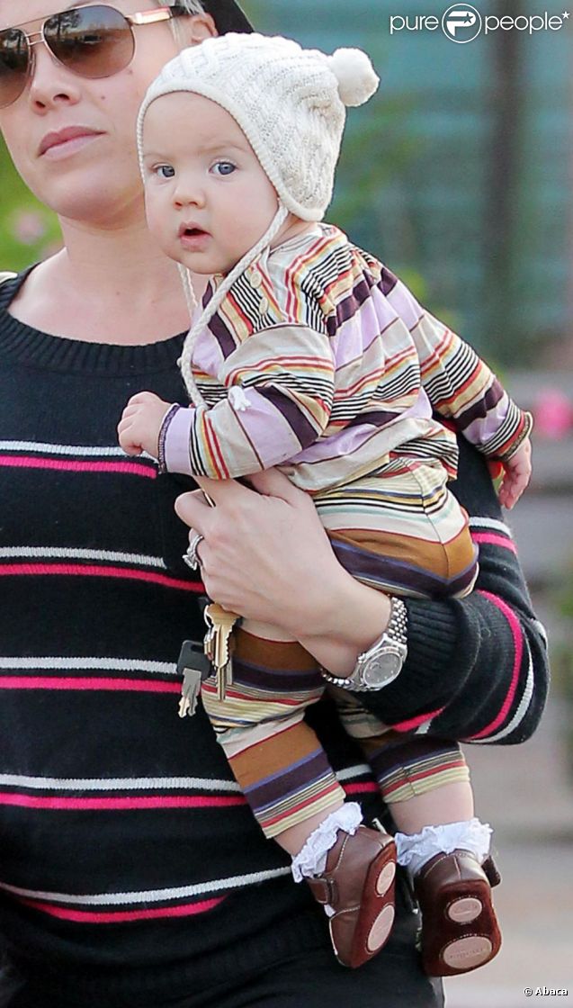 Délicieuse, Willow, la fille de Pink accompagne sa mère en sortie à Malibu le 14 décembre 2011