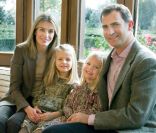 Letizia d'Espagne et Felipe, accompagnés de leurs fillettes, vous souhaitent de belles fêtes de fin d'année !