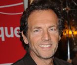 Le beau Stéphane Freiss à la première du Théâtre Edouard VII, à Paris, le 19 décembre 2011