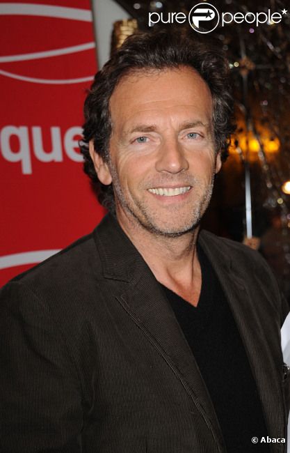 Le beau Stéphane Freiss à la première du Théâtre Edouard VII, à Paris, le 19 décembre 2011