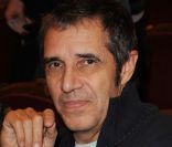 Julien Clerc à la première du Théâtre Edouard VII, à Paris, le 19 décembre 2011