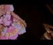 Image extraite du clip  Fireball  réalisé par Hype Williams pour Willow Smith et Nicki Minaj, décembre 2011.