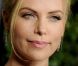 Make-up de star : On suit Charlize Theron, Jessica Alba et leurs copines