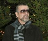 George Michael s\'exprime sur son état de santé devant les nombreux journalistes, à Londres, le 23 décembre 2011