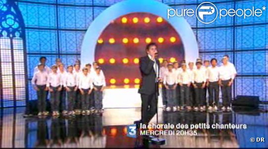 Alain Souchon dans La chorale des Petits chanteurs, mercredi 28 décembre 2011, sur France 3