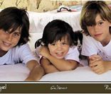 Miguel, Rodrigo, les jumelles Victoria et Cristina et Guillermo sur la carte de voeux de leur parents en 2009. 