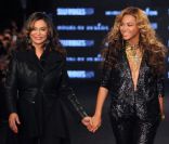 Beyonce Knowles et sa mère le 17 septembre 2011<br />
