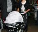 Jessica Alba rentre du Mexique. Ici, à l'aéroport LAX de Los Angeles. Début janvier 2012.