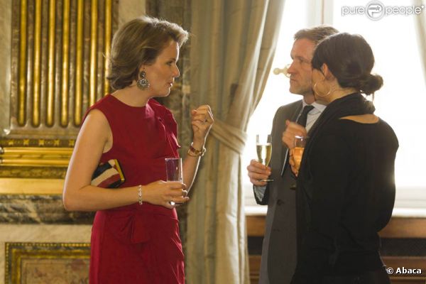 La princesse Mathilde, atout charme des réceptions royales... Le roi Albert et la reine Paola, épaulés par le prince Philippe et la princesse Mathilde, recevaient pour le Nouvel An Mgr Berloco et les chefs de mission diplomatique au palais Laeken, à Bruxelles, le 11 janvier 2012.