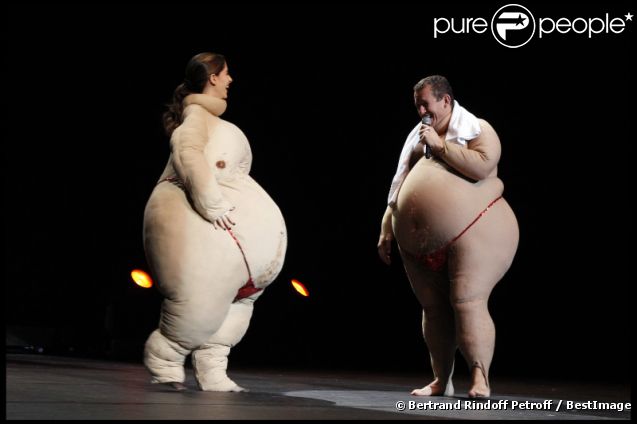 Dany Boon et sa femme Yael, lors de la dernière de son spectacle Trop stylé, le 1er janvier 2012.
