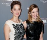 Marion Cotillard et Celine Sallette à la soirée des révélations, à Paris le 16 janvier 2012.