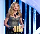 Madonna sur la scène des Golden Globes, à Los Angeles, le 15 janvier 2011.