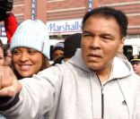 Mohamed Ali et sa fille Laila le 11 octobre 2011 à New York