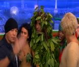 <p>Pascal Obispo interrompt la parodie d\'Adam et Ève d\'Arthur et son équipe dans un extrait de Ce soir avec Arthur diffusée lundi 16 janvier 2012 sur Comédie +</p>
