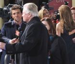 Angelina Jolie avec son père Jon Voight à Los Angeles en décembre 2011, pour la présentation de son film Au pays du sang et du miel 
