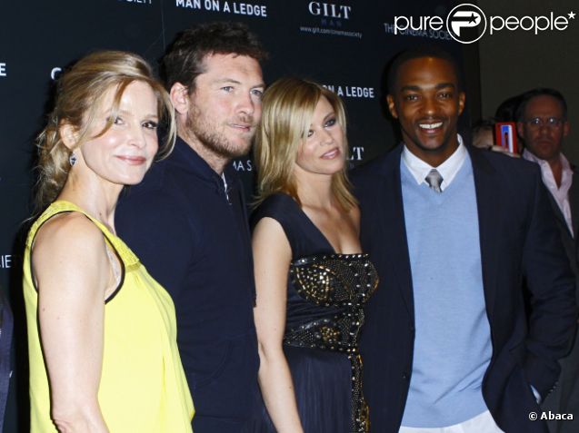 Kyra Sedgwick, Sam Worthington, Elizabeth Banks et Anthony MacKie lors de l'avant première du film Dos au mur à New York le 19 janvier 2012