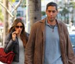 Sofia Vergara et son petit ami Nick Loeb à Beverly Hills, le 21 janvier 2012.