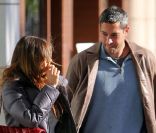 Sofia Vergara et son petit ami Nick Loeb à Beverly Hills, le 21 janvier 2012.