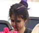 Selena Gomez s'est acheté quelques tulipes dans un supermarché de Los Angeles, le 14 janvier 2012.