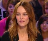 Vanessa Paradis invitée au Grand Journal répond aux rumeurs sur sa 