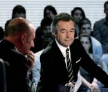 Jean-Michel Aphatie et Michel Denisot sur le plateau du <em>Grand Journal</em> de Canal+, à Paris, le 29 août 2011.