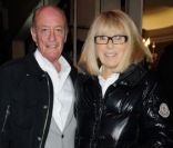 Mireille Darc et son mari Pascal Desprez lors de la première de Lucide au théâtre Marigny le 25 janvier 2012 à Paris