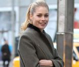 Doutzen Kroes dans les rues de New York dans un ravissant style masculin-féminin. Le 25 janvier 2012