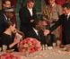 Carla Bruni-Sarkozy et Nicolas Sarkozy reçoivent le  président ivoirien Alassane Ouattara et  son épouse Dominique Ouattara, le 26 janvier 2012, à l'occasion d'un  dîner d'Etat