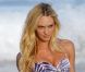 Candice Swanepoel en plein shooting pour Victoria's Secret à Saint-Barthélémy, le 29 janvier 2012.