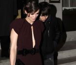 Keira Knightley et James Righton à la sortie du restaurant 34 à Londres, le 31 janvier 2012.<br />