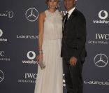  Ruud Gullit et sa femme Estelle Cruyff. 
 La cérémonie des Laureus World Sports Awards 2012, qui s'est déroulée le 6 février à Londres avec Clive Owen en maître de cérémonie, a notamment consacré Novak Djokovic Sportif de l'année, devant un parterre de légendes et de couples stars du sport. 