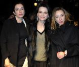 Aure Atika, Sylvie Testud et Juliette Binoche à l'avant-première de La Vie d'une autre, à Paris le 7 février 2012.