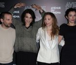 Mathieu Kassovitz, Aure Atika, Sylvie Testud et Juliette Binoche à l\'avant-première de La Vie d\'une autre, à Paris le 7 février 2012.
